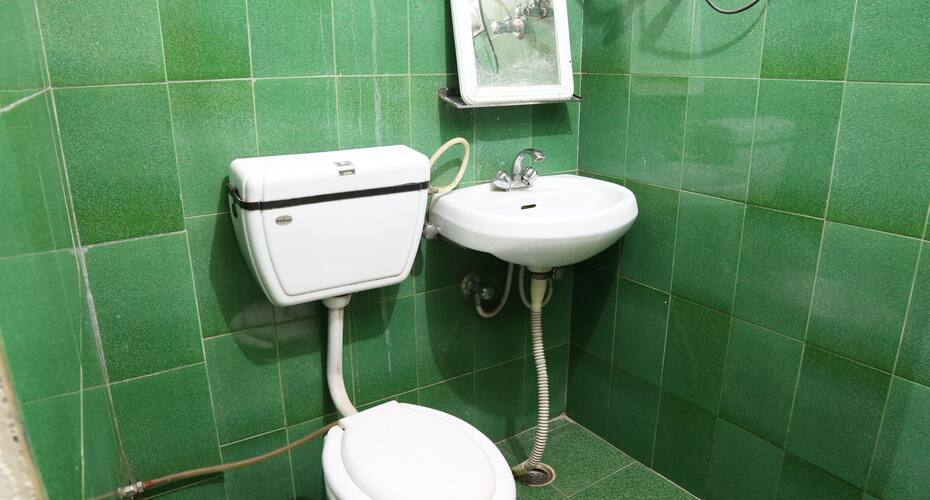 Hotel Sourabh, Manali 4